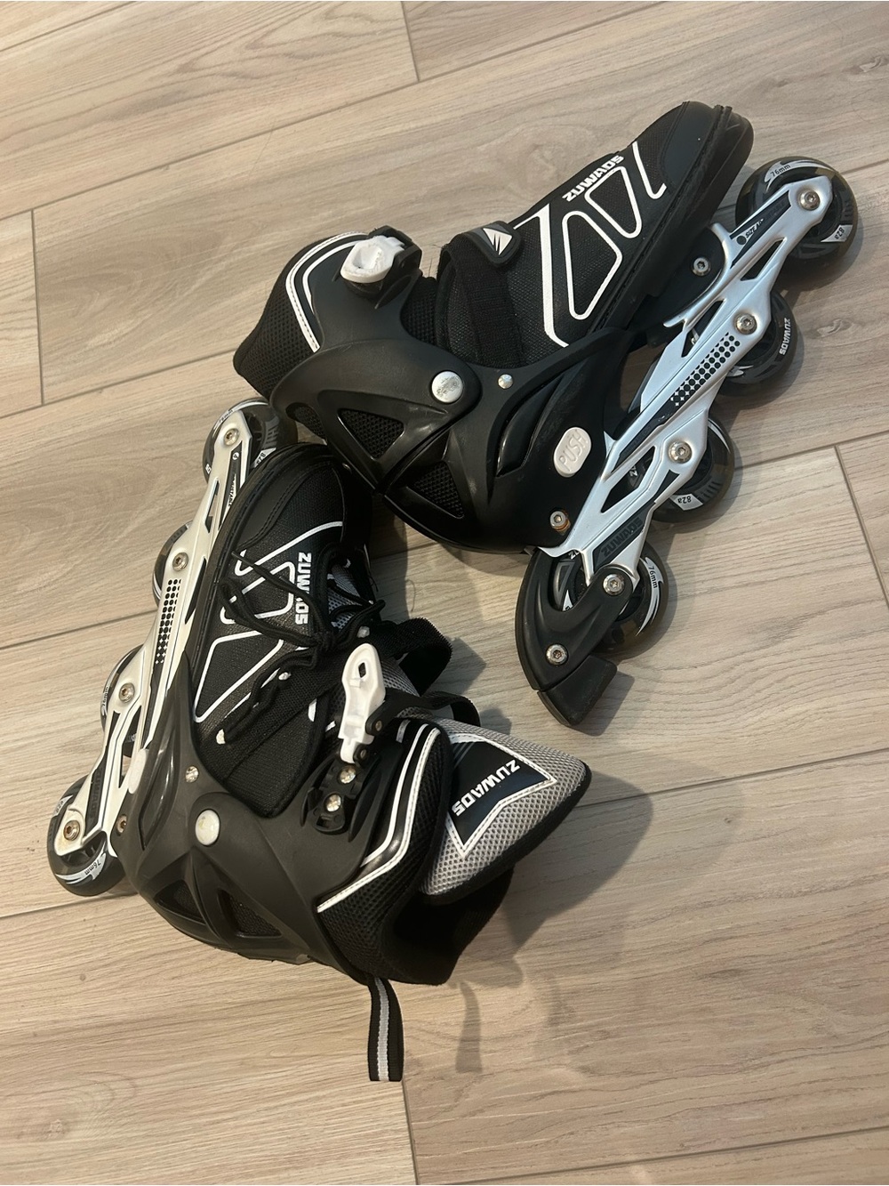 Zuwuds Black and White Adjustable Inline Skates